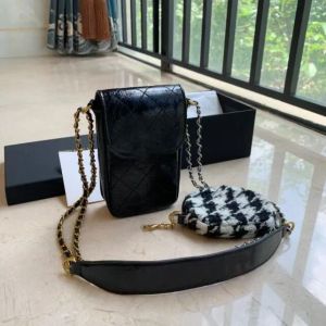 Moda siyah deri çanta tasarımcısı çapraz vücut çantaları retro altın zincir çanta bayan cep telefon çantaları kadın marka cüzdanları fermuarlı cep para çanta