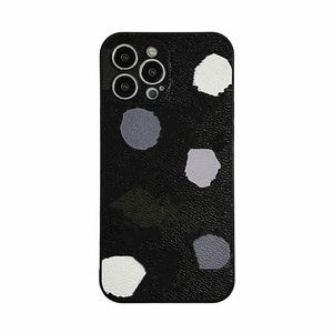 iPhone 15 Pro MAX Tasarımcı Polka Apple için Telefon Kılıfı 14 13 12 12 XR XS Lüks PU Deri Deri Tampon Eklenmiş Tam Beden Dot Çiçek Baskı Kabartmalı Arka Kapak Coque Fundas Siyah
