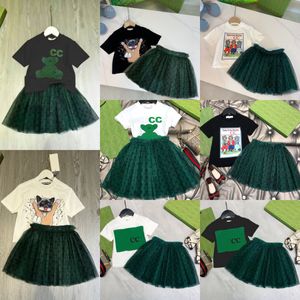 Lüks T-Shirt Peçe Kısa Moda Tasarımcı Yaz Çocukları Sevimli Bebek Giysileri Çocuklar Kısa Kollu Erkek Kız Kızlar Giyim Takımları Pamuk Elbise Boyutu 90-160 S2XS#