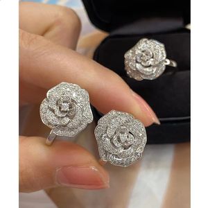 Charm Lady Flower Diamond Ring% 100 Gerçek 925 STERLING Gümüş Nişan Düğün Bandı Halkalar Kadınlar Gelin Mücevherat 240130