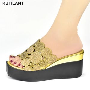 Bling topuk 90 kadın yüksek pompalar bayanlar düğün ile rhinestone takozlar slaytlar parti sandalet platform terlik peep ayak ayakkabıları 240125 c