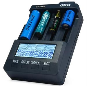 Caricabatterie al litio BT-C3100 V2.2 Tester analizzatore batterie LCD intelligente a 4 slot Caricabatterie batterie Li-ion NiMH AA