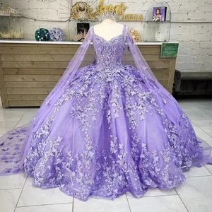 Лавандовые платья Quinceanera с бабочкой и накидкой, кружевные аппликации из бисера, милое платье 16, мексиканские платья для выпускного вечера 2024, Vestidos De XV Anos