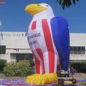 Açık hava aktiviteleri 10m 33ft yüksekliğinde ABD bayrağı şişme kartal modeli beyaz kafa şahin hayvan karikatürü reklam promosyonu için dekorasyon