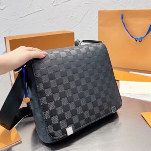 Tasarımcı Çantalar Erkek Kadın Lüks Messenger Çanta Klasik Manyetik Kapalı Kaplamalı Tuval Deri Omuz Çantası Crossbody Bag