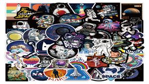 50pcs karikatür sevimli astronot araba grafiti çıkartmaları dizüstü bilgisayar için estetiği diy bagaj çocuk oyuncakları duvar motosiklet su şişesi lastik d2646508