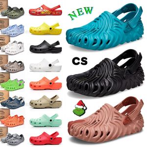 Croc Clog Ture Bembury Tasarımcı Sandalet Terlik Pollex Croos Slaytlar Üçlü Black Beyaz Aqua Haki Klasik Erkek Havuzu Su Geçirmez Plaj Ayakkabıları Hemşirelik Kadınlar Sandel