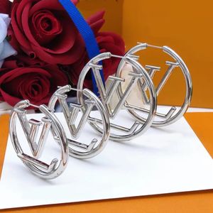2024 Altın Küpe Çember Küpe Küpe Tasarımcısı Kadın Hediyeleri Sevgililer Günü Tasarımcısı Jewelryq1