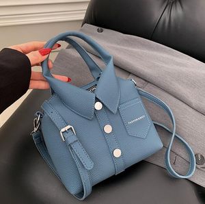 Luxurys tasarımcıları erkek omuz çantaları yüksek kaliteli çanta elbise düzensiz hobo çanta mini pu mini deri düz renkli moda çanta çapraz crossbody satchel çanta totes
