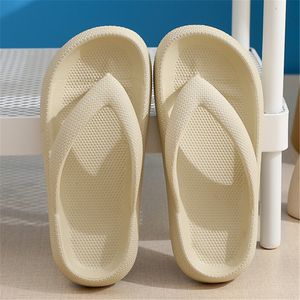 Floplar Slip Anti Flip Terlik Ayakları Dışarı Yaz Yumuşak Banyo Çift Dışarıda Günlük Kalın Tales Sandalet Kum Ayakkabı 133