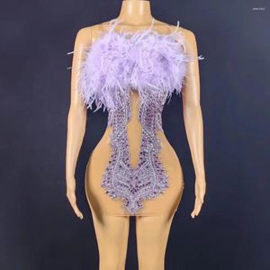 Sahne Giyim Seksi ışıltılı Rhinestones Devekuşu Tüyleri Kısa Bodycon Straplez Elbise Örgü Yaz Akşam Balo Melek Doğum Günü