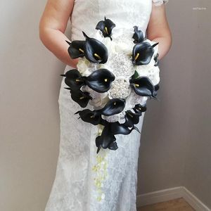 Düğün Çiçekleri Whitney Black Calla Lily Fildişi Gülleri ile Basamaklı Gelin Buket Lüks Ramos de Flores Para Novias