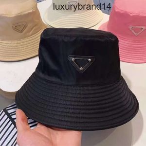 Dört PRD PRA Moda Tasarımcı Kovası Şapka Beanie Erkek Şapkalar Kadın Beyzbol Kapketleri Snapback Maske Praddas Seasons Balıkçı Sunhat Unisex Açık Pada Eewc