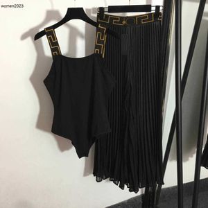 24SS Tasarımcı Kadın Terzini Marka Marka Kadın Elbise Takım Moda Tuluşma 2 PCS Kadın Etek Seti Uzun Akt 24 Şubat 24