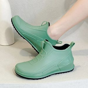 Kadın yağmur ayakkabıları su geçirmez kauçuk botlar bayanlar rahat slip-on flats rainboots kadın yalıtımlı bahçe galoshes botas de chuva 240226