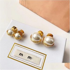 Stud 18k Gold M marka mektupları Tasarımcı Küpe Kadınlar için Retro Vintage Lüks İnci Yuvarlak Top Çift Side Giyim Çin Küpe Kulak Dhhpo