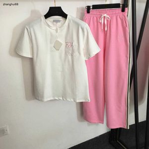 Designer mulheres camiseta conjunto marca roupas femininas verão top moda logotipo em torno do pescoço menina calças tamanho asiático S-XL 28 de fevereiro
