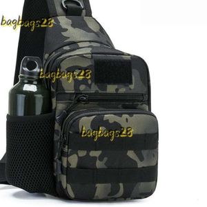 Akşam çantaları omuz çantaları açık çantalar portatif molle askeri crossbody ordusu kamuflaj taktik omuz çantası kamp avı şişesi torbası göğüs paketi 2024