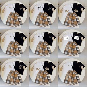 Giyim setleri tasarımcı çocuk tişört seti marka baskı çocuklar 2 adet saf pamuklu kıyafetler bebek kız kız çocukları moda appare