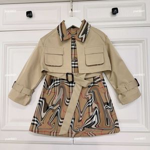 lüks eşofman tasarımcısı kızlar elbiseler bebek sonbahar setleri boyutu 100-160 cm uzunluğunda kılıf düğmeli ceket ve ekoid kolsuz elbise Ağustos22