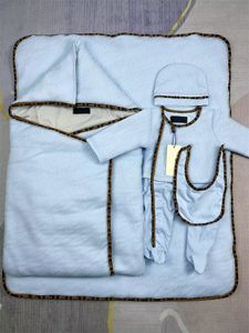 Yeni doğan bebek kiti kapitone pamuk tasarımcı sürprizler +sarma battaniyeler uyku tulumu moda bebekler mektup tulumlar şapkalar yumuşak önlükler çocuk kıyafetleri romper