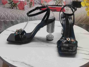 Realfine888 5A DDG 5616430 Poliertes Kalbslackleder mit Strasssteinen, 10,5 cm Absätze, Sandalen, Hausschuhe, Luxus-Designer-Schuhe für Damen, Größe 35–42
