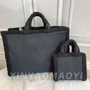 Tote Çanta Ünlü Tasarımcı Crossbody Omuz Çantaları Kadın Büyük Para Çantası Büyük Kapasite Müşterisi Düz Sıradan Kare Cüzdanlar Çanta Kuzu Yün Çanta Sonbahar ve Kış