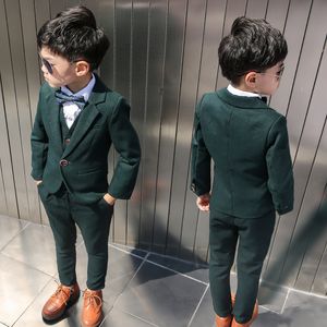 Костюмы для мальчиков, темно-зеленый формальный костюм для свадебной вечеринки, детский пиджак, жилет, брюки, галстук, 4 шт., смокинг, детское платье для выступлений, костюм 230906