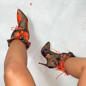 Yüksek topuklu ayak parmağı orta buzağı botları kadınlar için moda kamuflaj baskısı stiletto dantel kadın ayakkabıları botas mujer kızlar için parti ayakkabıları 35-43