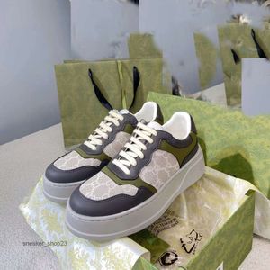 Tahta Orijinal Moda Yaz 2023 Küçük Sneaker Eski Çiçek Bisküvi Ayakkabı Beyaz Kadın Ayakkabı Deri Kalın Sole Sıradan Erkek Spor Erkekler Çift PB0A