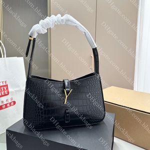 Hobo el çantası tasarımcısı klasik altın mektup omuz çantası moda siyah deri çanta yüksek kaliteli bayan timsah desen altı koltuk çantaları