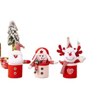 2024 Noel dekorasyonu sevimli Noel Baba şeklindeki şeker kutusu ve barış meyvesi elma saklama kutusu Noel dekorasyonu için malzemeler