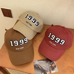 Ball Caps 1999 York Dijital Mektup İşlemeli Beyzbol Kapağı Kadın Visor Güneş Bahar Yaz UNISEX Sport Sıradan Snapback Hat Chapeau