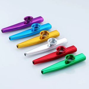 Позолоченный Kazoo Party Favor 123x19 мм. Выдувной инструмент-компаньон для начинающих. Простой, компактный и удобный для переноски. Аккомпанемент для небольших инструментов.