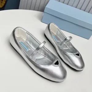 Модные роскошные дизайнерские туфли Мэри Джейн, женские модельные туфли на плоской подошве, балетные танцевальные туфли из натуральной кожи, треугольные украшения с круглой головкой, повседневная обувь для вечеринок, размер 35-42