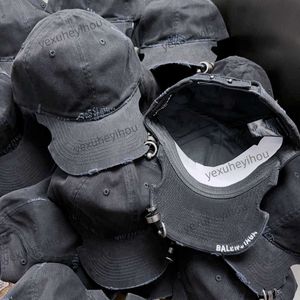 Yeni top kapaklar top kapak tasarımcısı Balencaigass Paris Beyzbol Kapakları Moda Çok yönlü gündelik ördek dil şapka Erkekler ve Kadınlar Dört Sezon Çentik Kapakları Ayarlanabilir Uyum Şapkaları