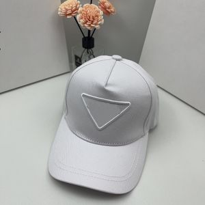 Klasik Ball Caps Erkek Beyzbol Kapağı Beyaz Khaki Beyaz Kara Bahar ve Sonbahar Kadın Şapkaları Yüksek Kaliteli Marka