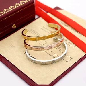 braccialetto di lusso braccialetto di fascino braccialetto di design donna acciaio al titanio con diamanti braccialetto aperto braccialetto di marca da donna gioielli per donna nave libera Moda natalizia