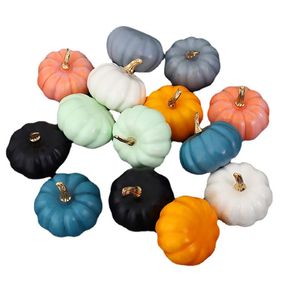 Set di zucche colorate simulate di Halloween Set di oggetti di scena e ornamenti per decorazioni di zucca modello arancione dorato e bianco all'ingrosso 0916
