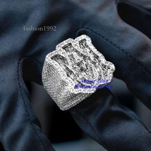 İnce Takı Gravürlü Özel Yüzük Mücevherler Erkekler için Buzlu Moissanit Diamond S Sterling Sier Hip Hop Yüzüğü