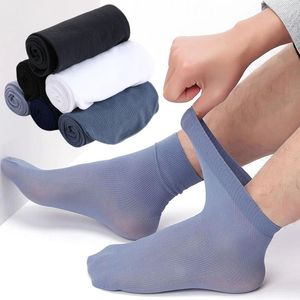 Erkek çorap 10 çift yaz nefes alabilen ultra ince bambu fiber erkekler için moda ter emme antibakteriyel şerit orta tüp