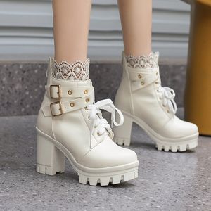 BOOTS 2023 Mükemmel Kaliteli Blok Yüksek Topuklu Kadın Ayak Bileği Beyaz Ayakkabı Desen Dekor Yukarı tıknaz topuklu moda platformu Verclo 230914