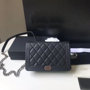 10A Klasik Yükseltilmiş Manyetik Hasp Mini Crossbody Box Ekose Çantalar Cüzdanları Havyar Kuzu Deri Deri Kadın Çantası Omuz Çantası Tasarımcısı 010