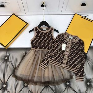 Yeni Moda Takipleri Kızlar Elbiseler Bebek Sonbahar Setleri Boyut 100-160 cm İnci Düğmesi Yuvarlak Boyun Örgü HARDIGAN VE YELECEK DANAT DÜZENLİĞİ AUG30
