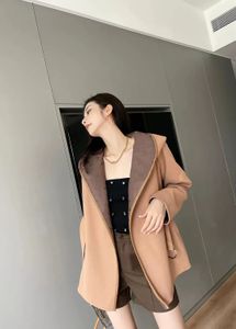 Cappotto di lana da donna Giacche firmate giacca a vento moda mantello con cappuccio lettere Stile con cintura sottile giacca da donna Giacche di lana