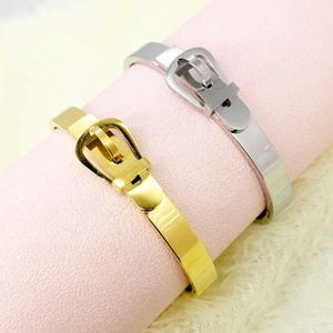 Hremss Casual Designer-Armbänder für Damen und Herren, Online-Shop, Titanstahl, Goldschmuck, einfacher und personalisierter, modischer, glänzender Fleck mit echtem Logo