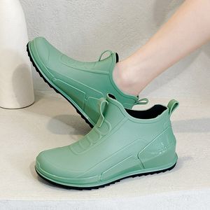 Bot kadın yağmur ayakkabıları su geçirmez kauçuk botlar bayanlar rahat slip-on flats rainboots kadın yalıtımlı bahçe galoshes botas de chuva 230920