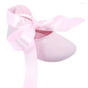 İlk yürüyüşçüler güzel pembe kız kız ayakkabıları bebekler kurdele bowknot balerin patik moda doğdu prenses