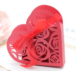 Свадебная вечеринка Hollow Out Rose Candy Box Свадьба День святого Валентина Любовь Большая красная конфеты бумажная коробка