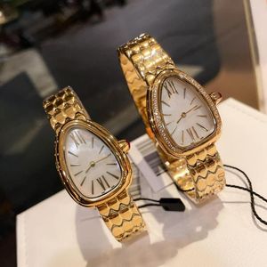 Armbanduhren Gold Raffinierter Stahl Modische Schlangenförmige Damenuhr Quarz mit eingelegtem Diamanten Oval Vielseitig